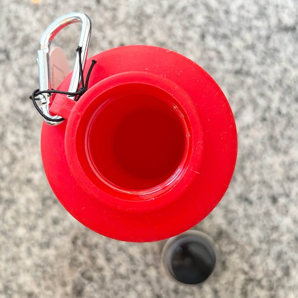 ♥️💖 FP Movement X Mayim Sport Silicone Collapsible Water Bottle & Carabiner NWT - Picture 4 of 10